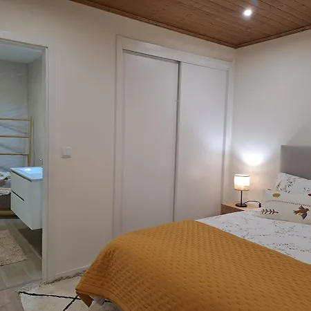Casa Da Rua Antiga * Каштелу-Бранку